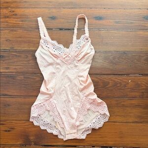 Vintage Olga one piece underwire lace detail bodysuit boudoir lingerie sz M